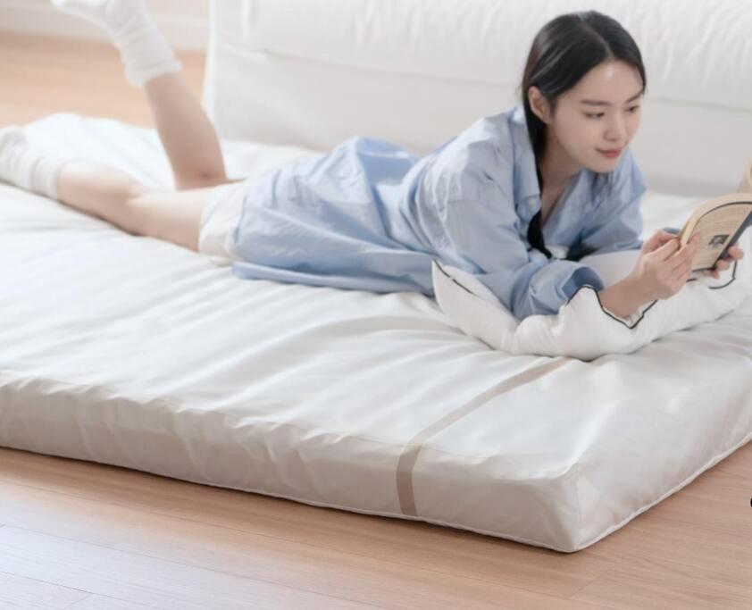 Apartment C-5 White Linen House Seoul