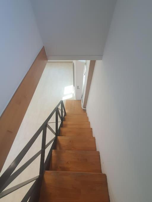 C-5 White Linen House Apartment