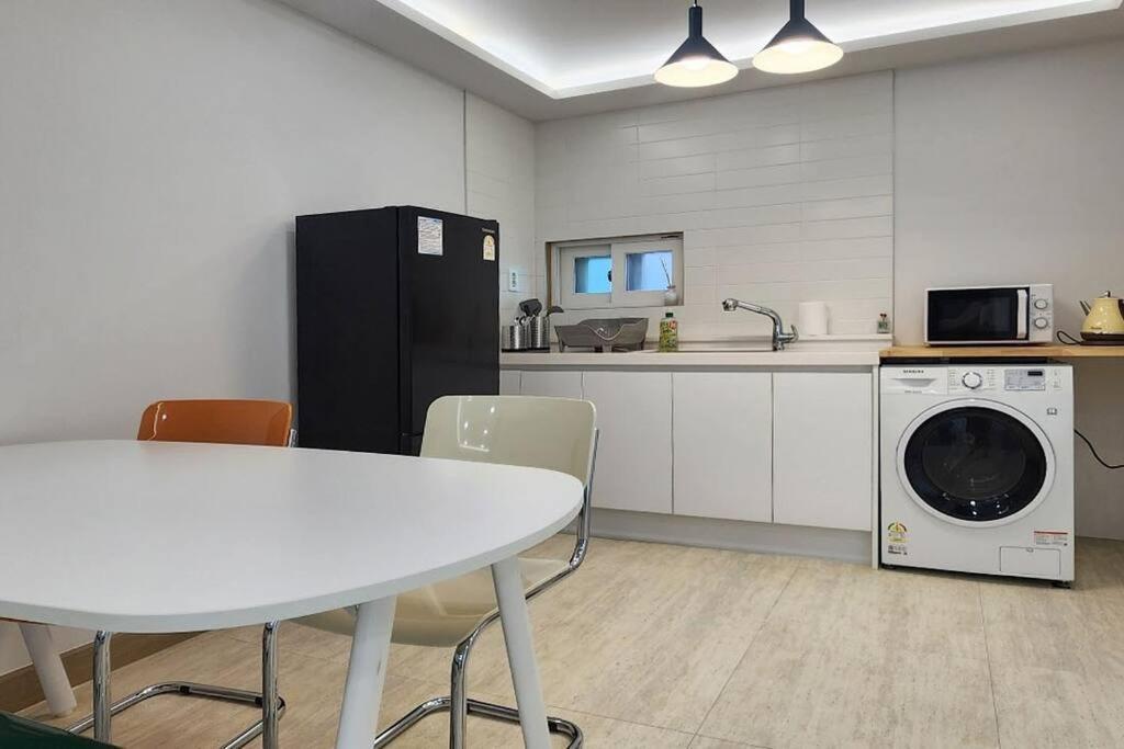 Apartamento C-5 White Linen House *
