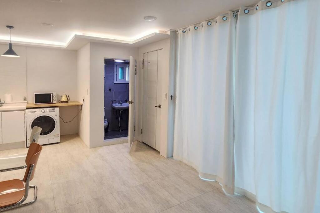 C-5 White Linen House Seul